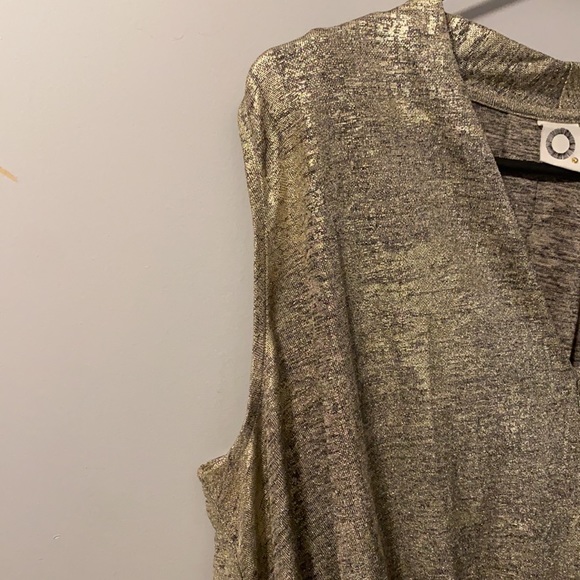 Shirt - Picture 3 of 5